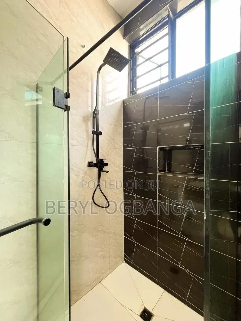 4bdrm Duplex in Ikota for sale