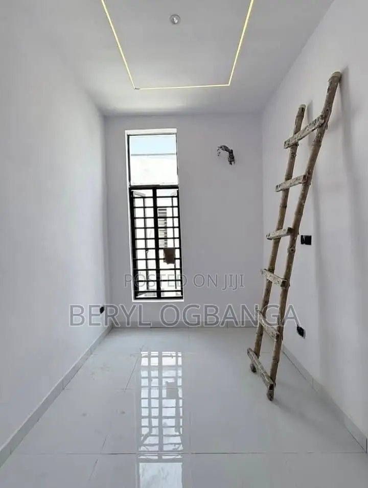 4bdrm Duplex in Ikota for rent