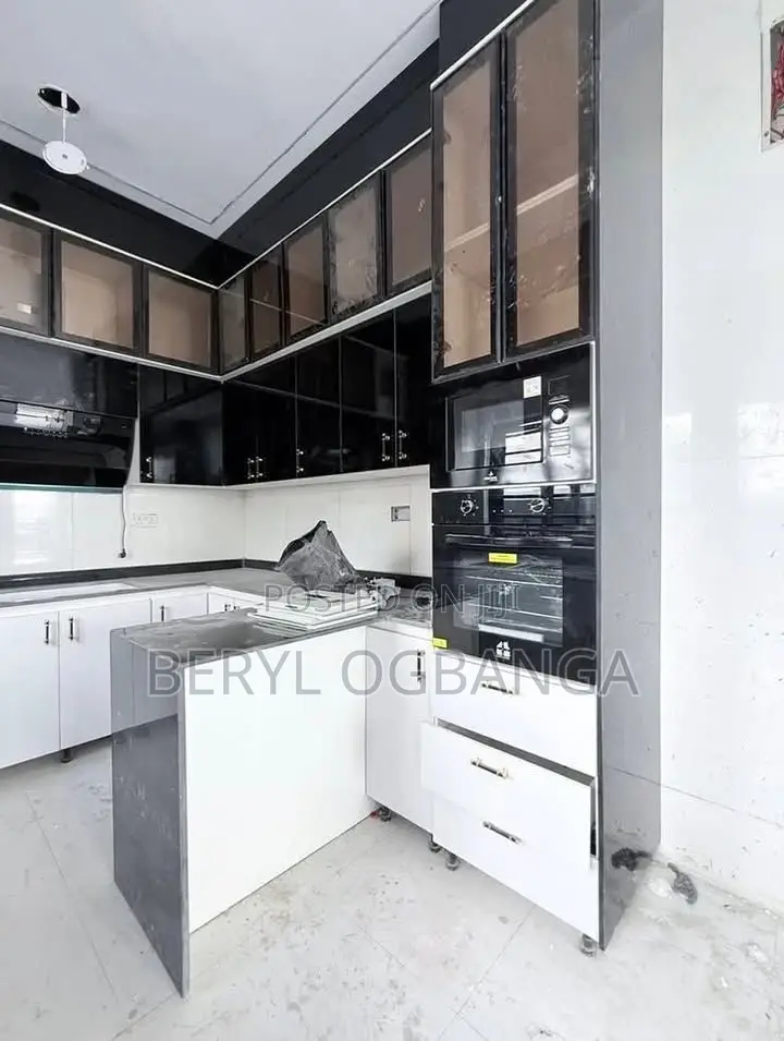 4bdrm Duplex in Ikota for rent