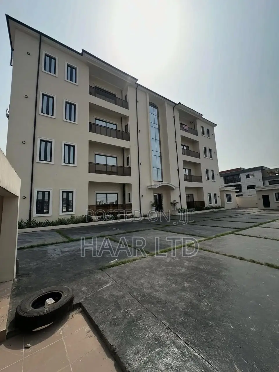 3bdrm Apartment in Lekki Phase 1 for rent