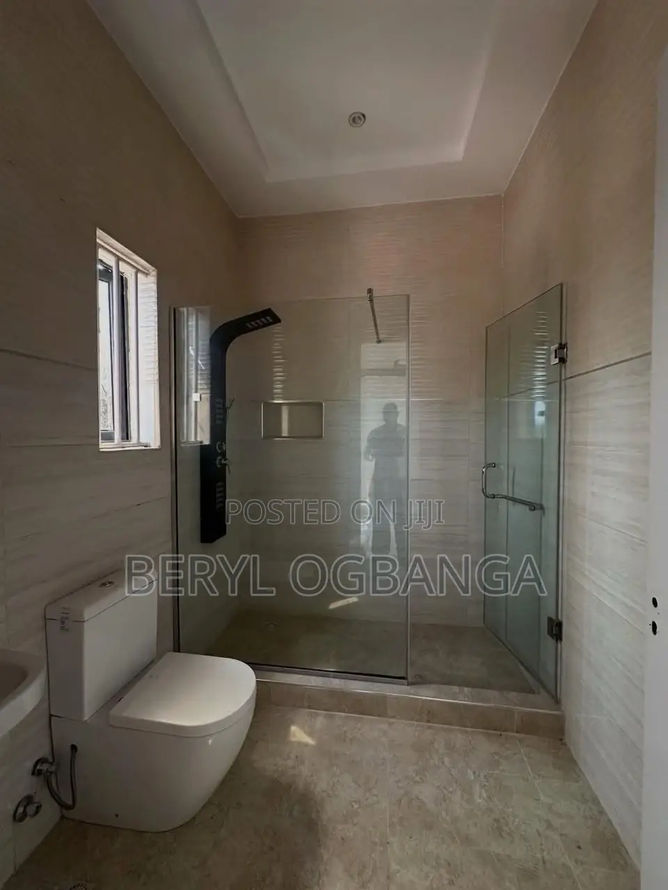 3bdrm Apartment in Lekki Phase 1 for rent
