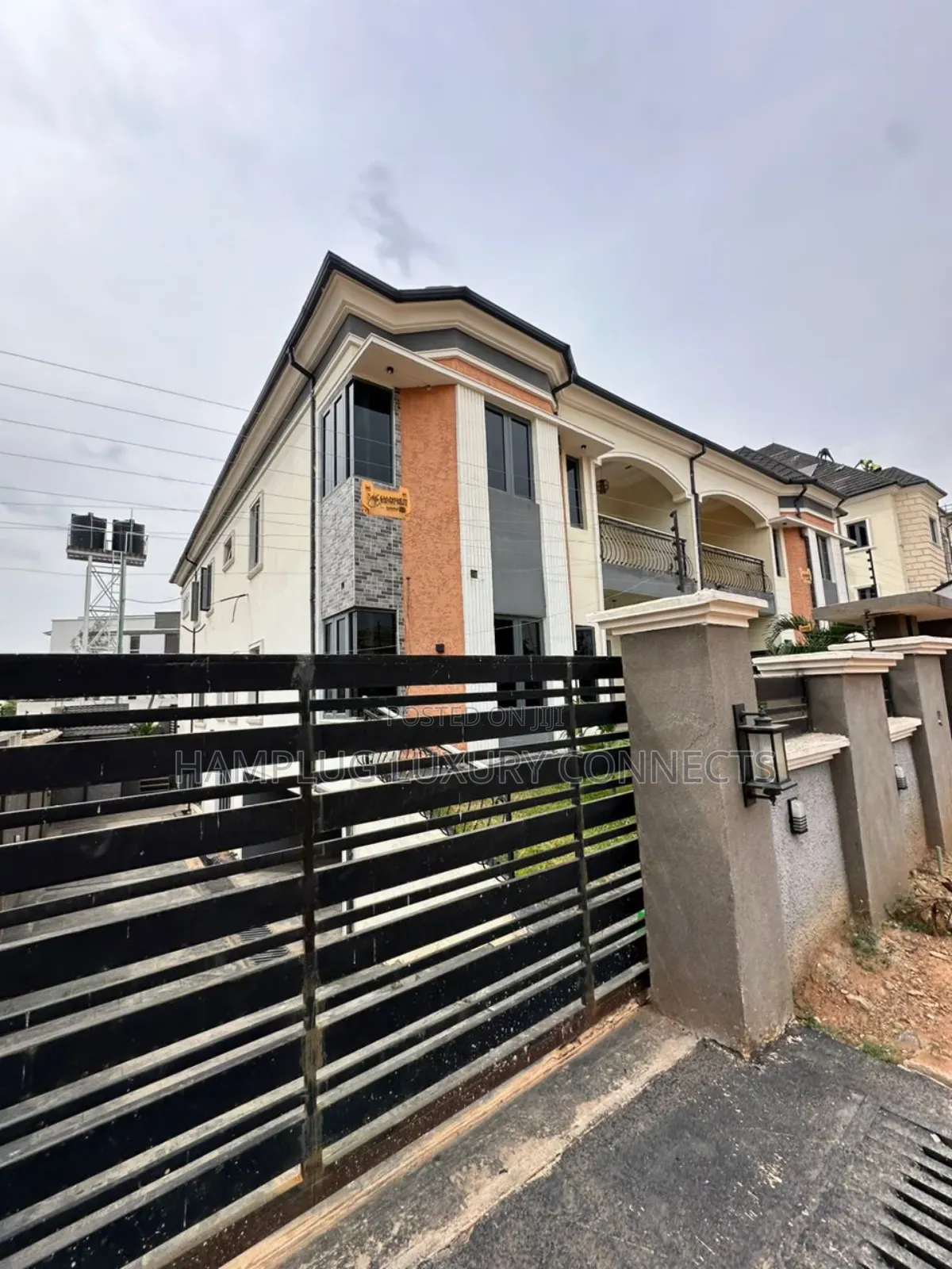 Furnished 5bdrm Apartment in Wuye for sale