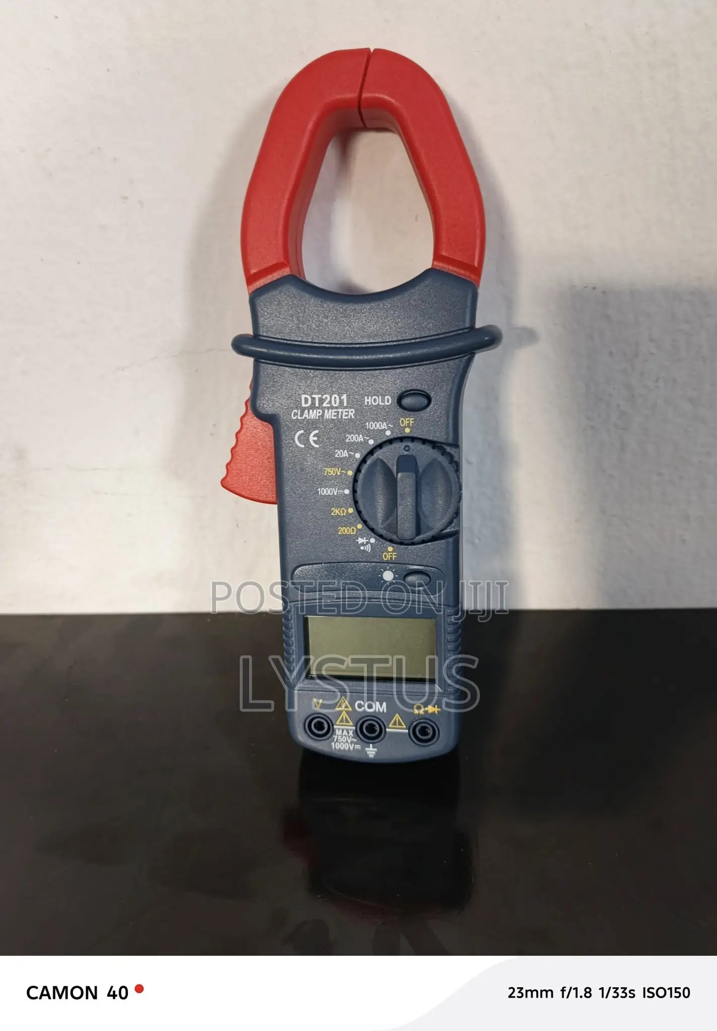 Digital Clamp Meter: Dt201