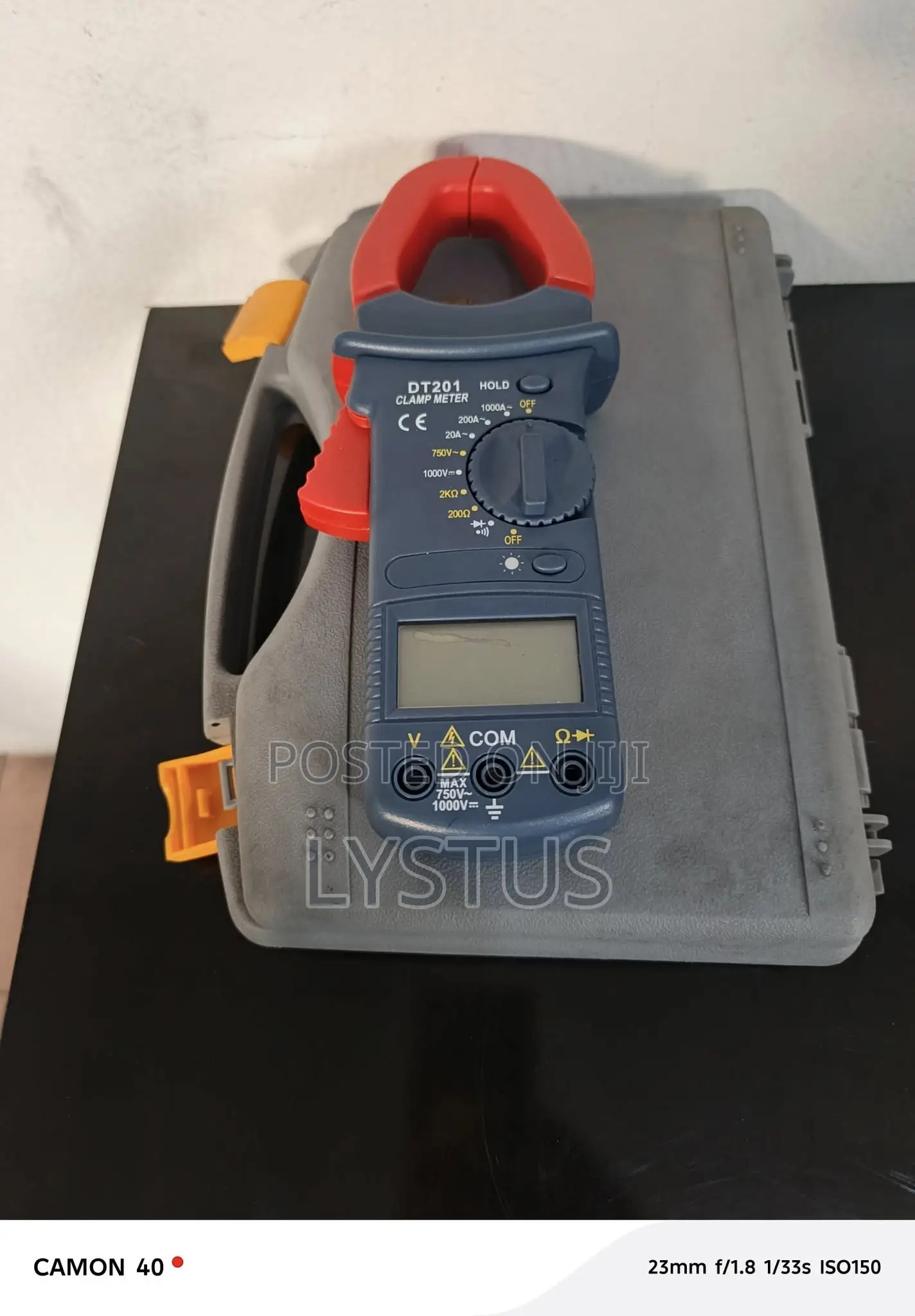 Digital Clamp Meter: Dt201