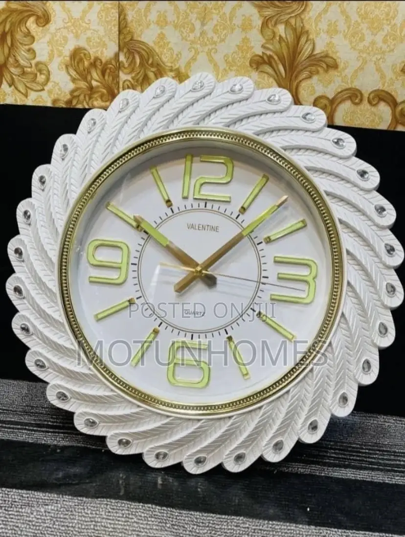 Quality Classy Glow Dark Wall Clock