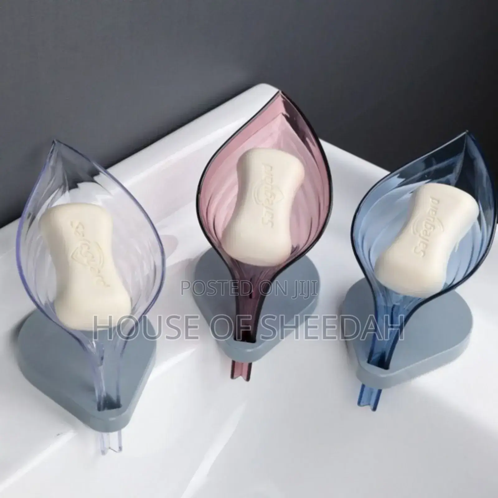 Punch Free -Draining, Leaf-Shaped Soap Dish