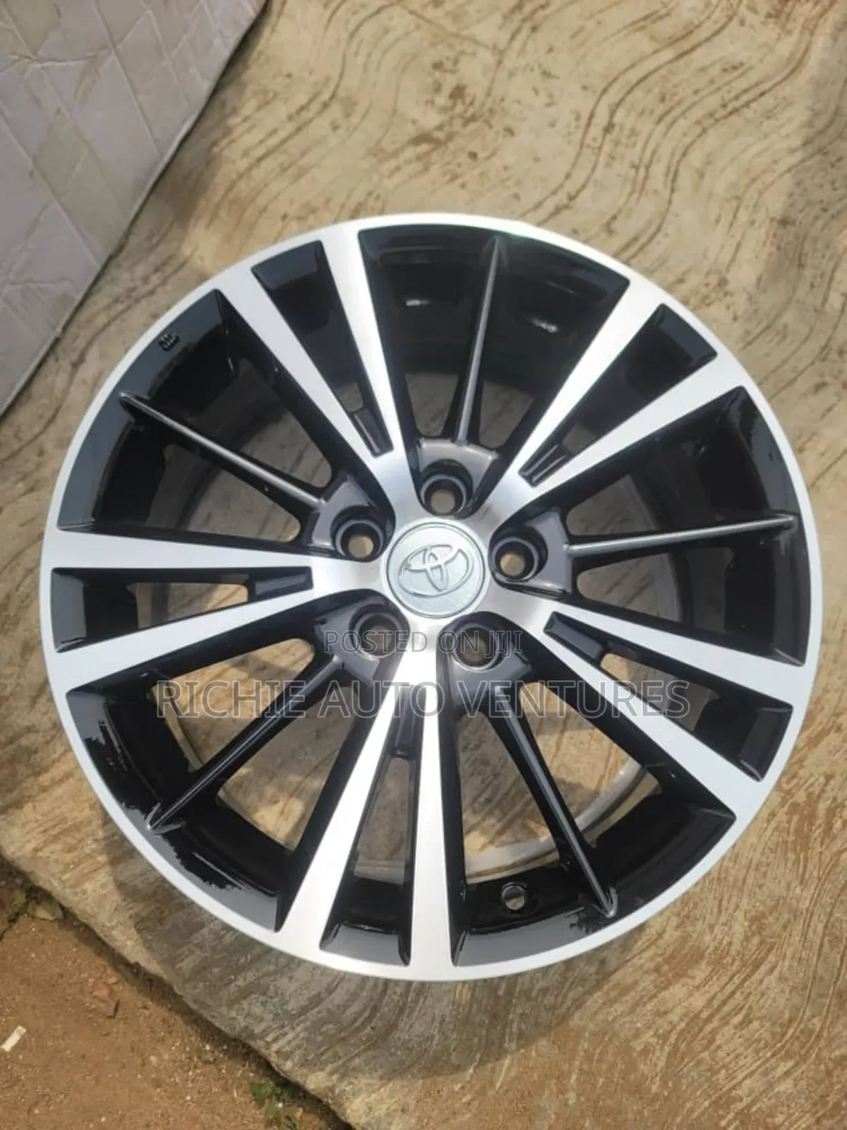 Brand New 16-inch Corolla,Matrix Rims.