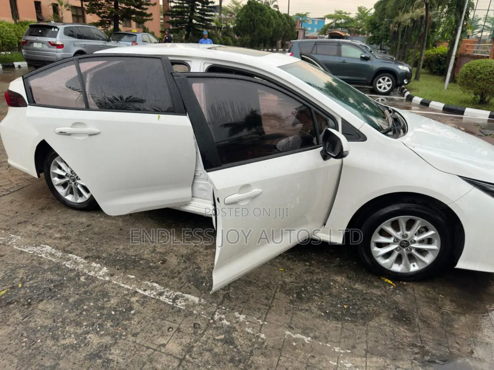 Toyota Corolla LE 2022 White