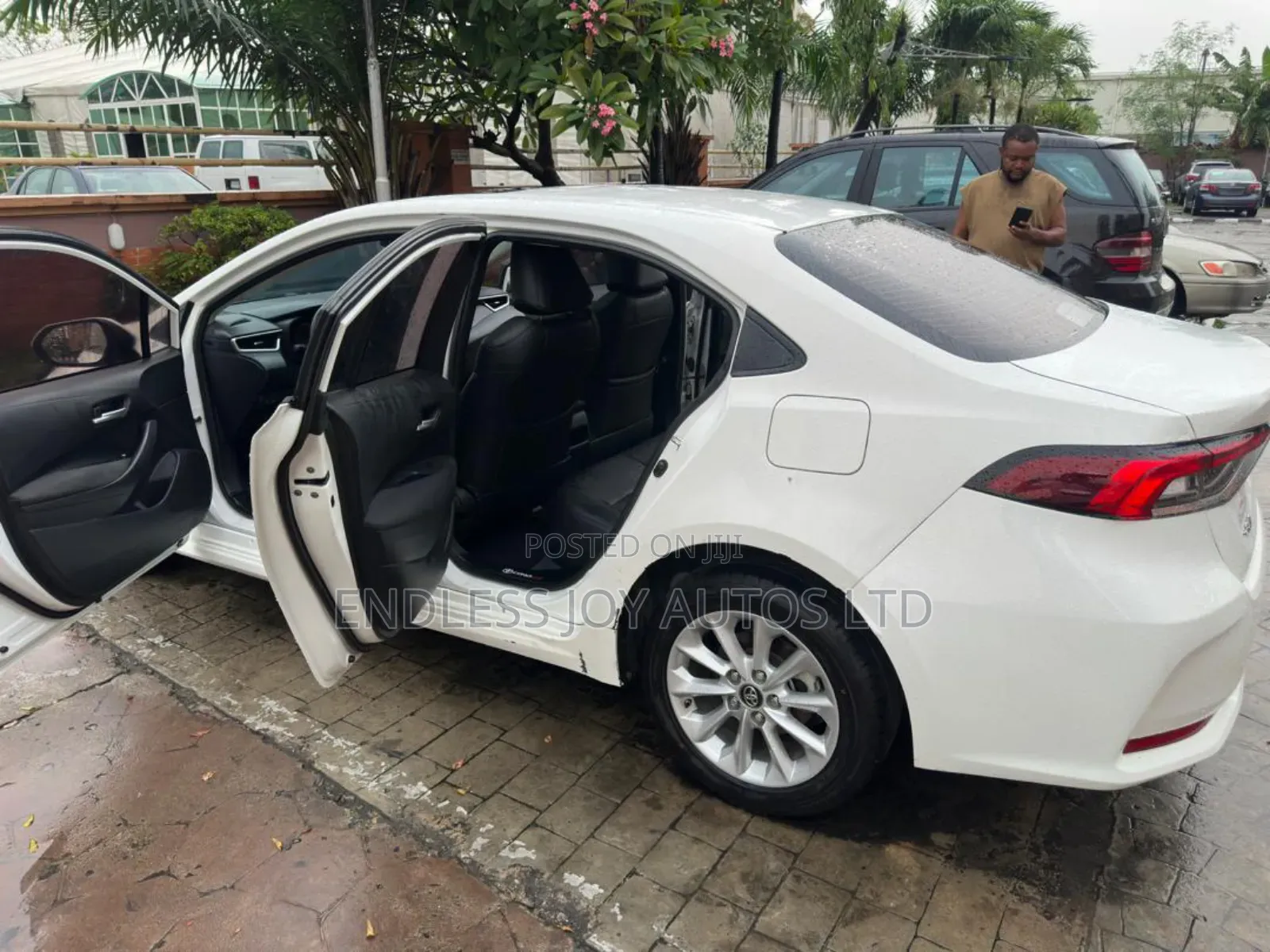 Toyota Corolla LE 2022 White