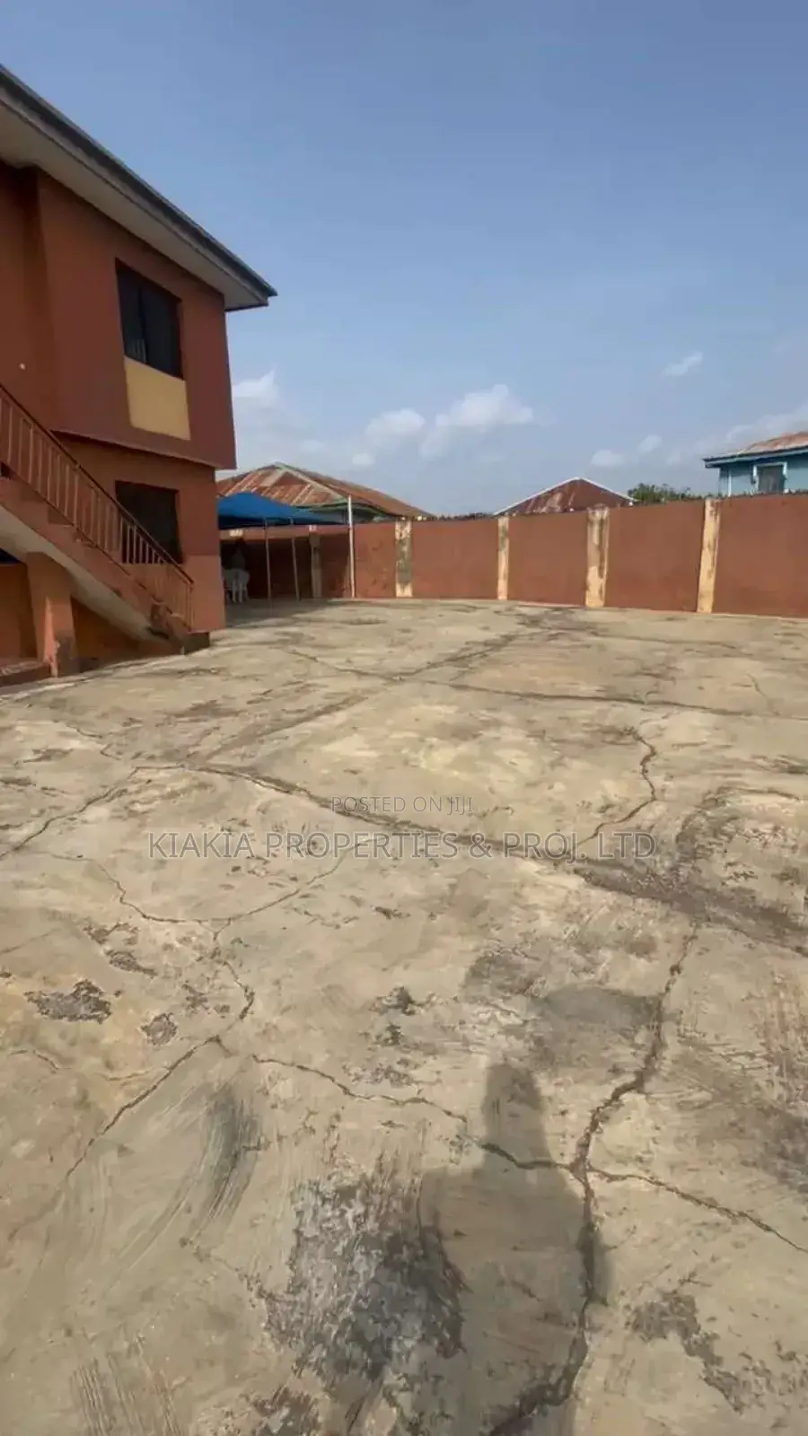 8bdrm Block of Flats in Onilu Estate, Moniya for sale