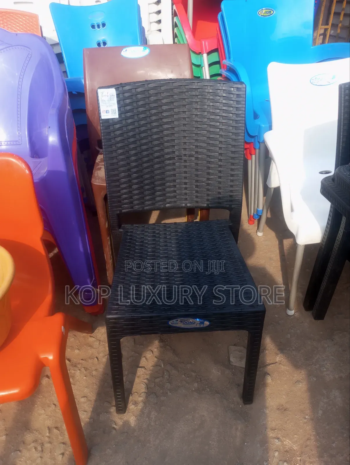 High Quality Armless Tubes Plastic Malibu Chair