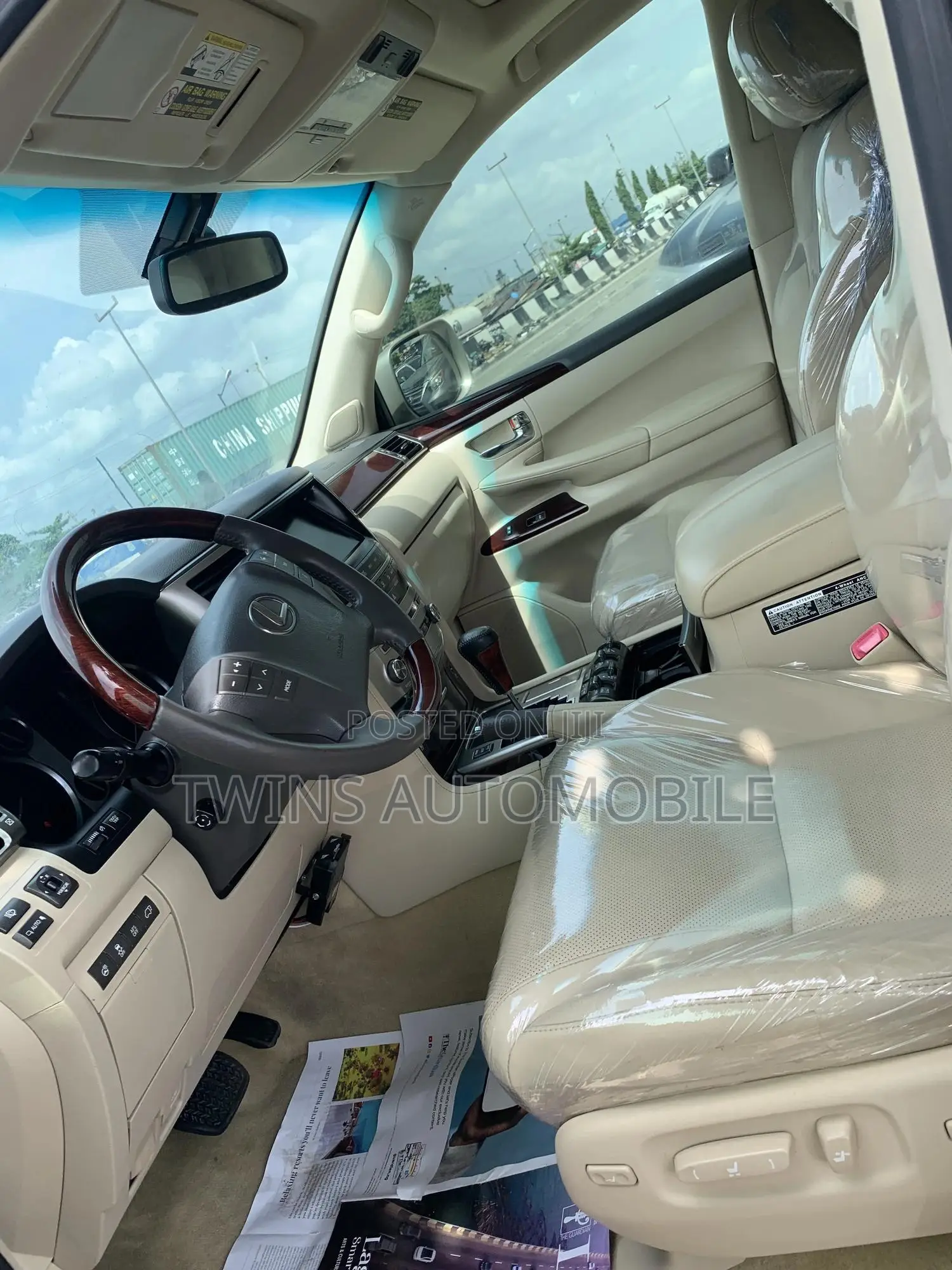 Lexus LX 570 AWD 2015 Gold