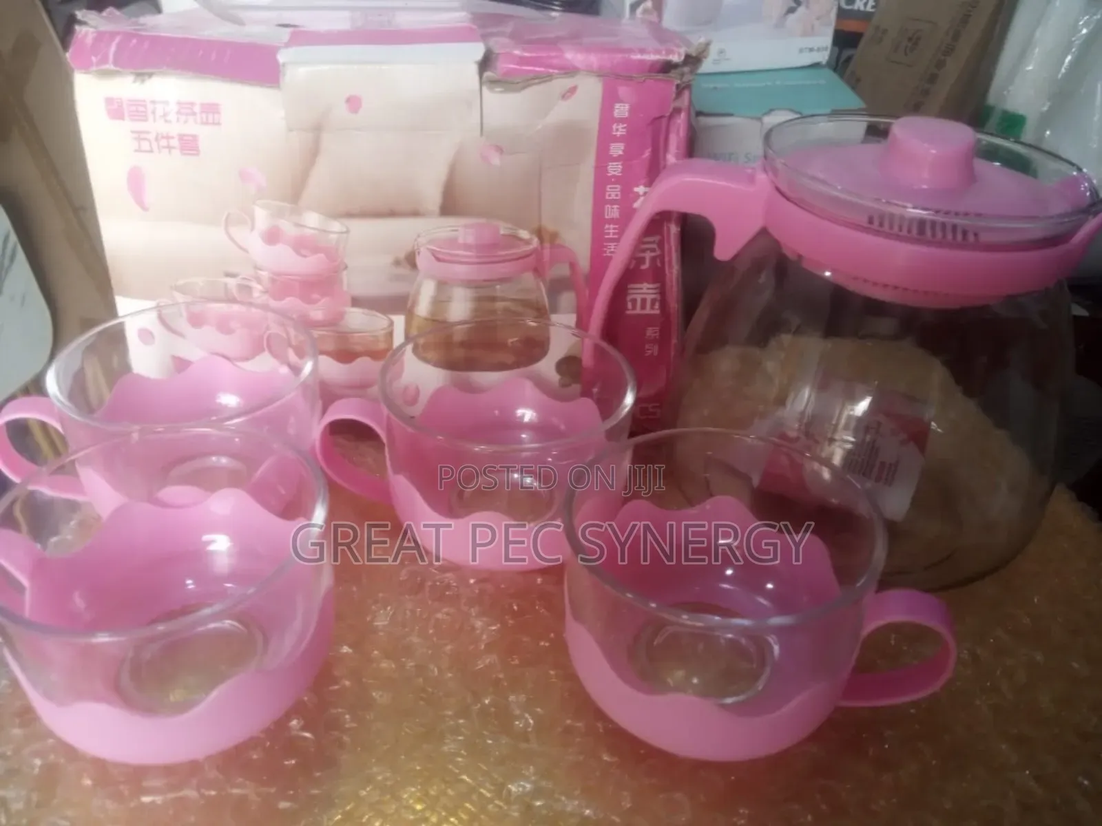 Tea Pot and 4 Glass Cups