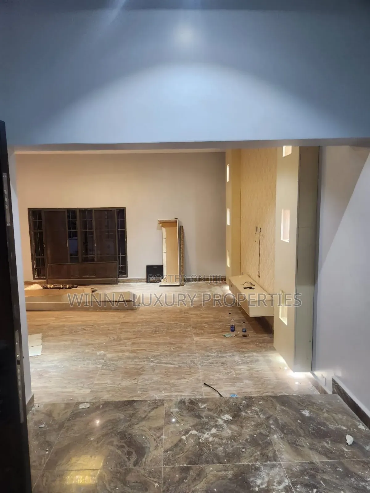 5bdrm Duplex in Apo Legislative for rent