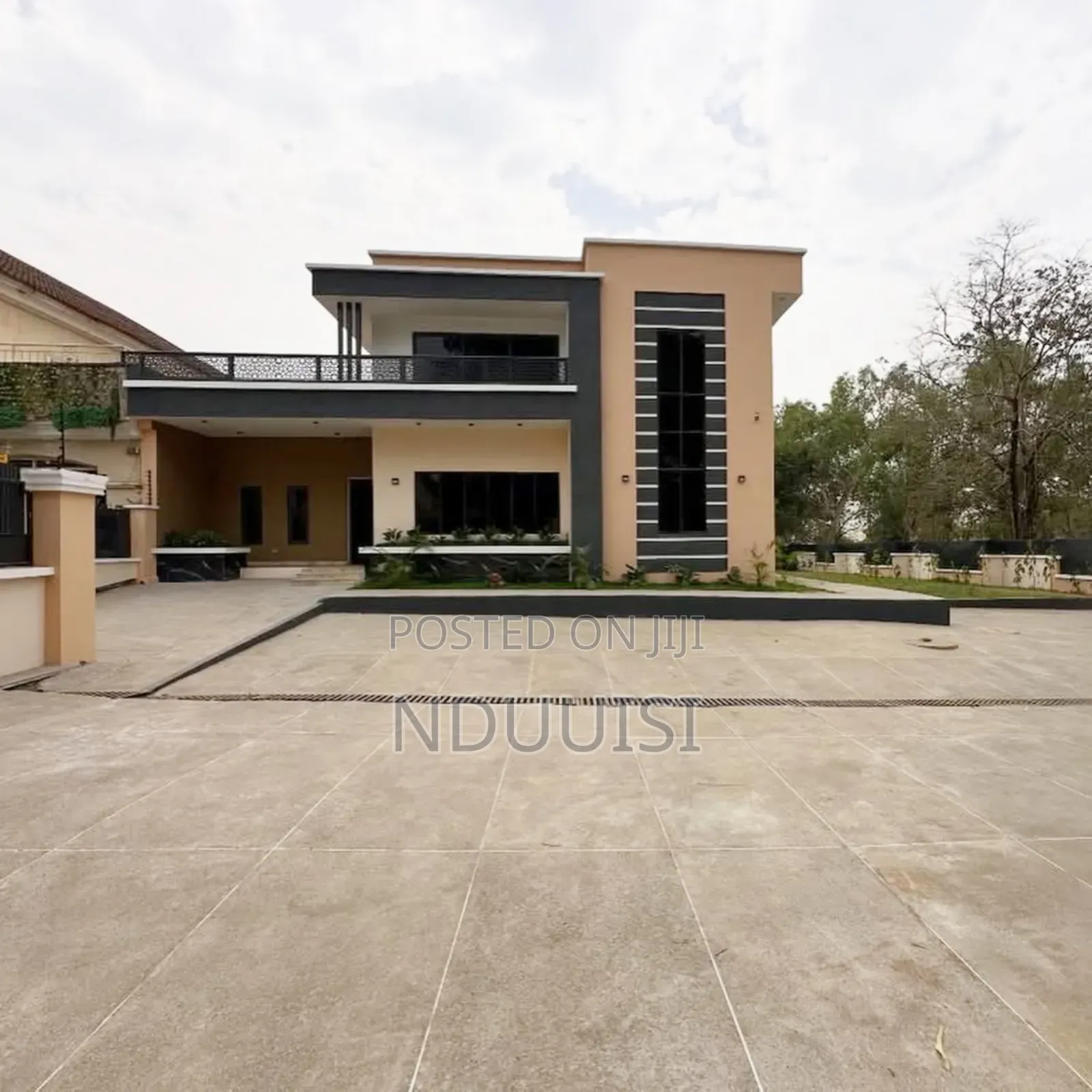 5bdrm Duplex in Apo District for sale