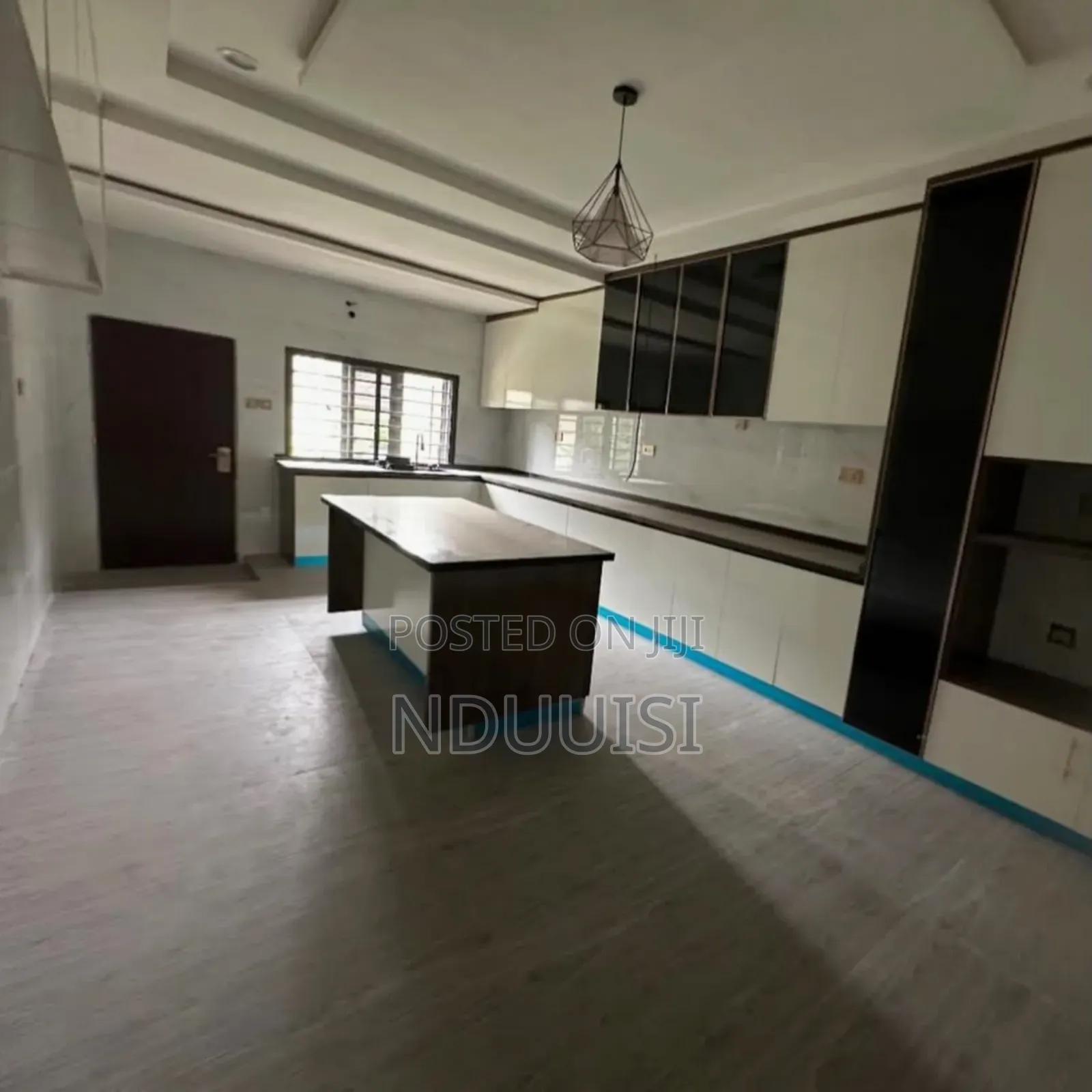 5bdrm Duplex in Apo District for sale