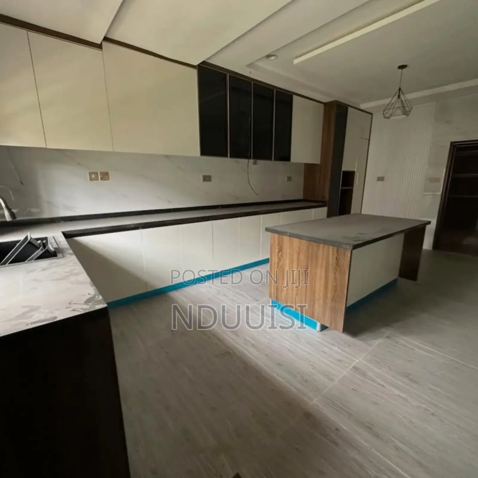 5bdrm Duplex in Apo District for sale