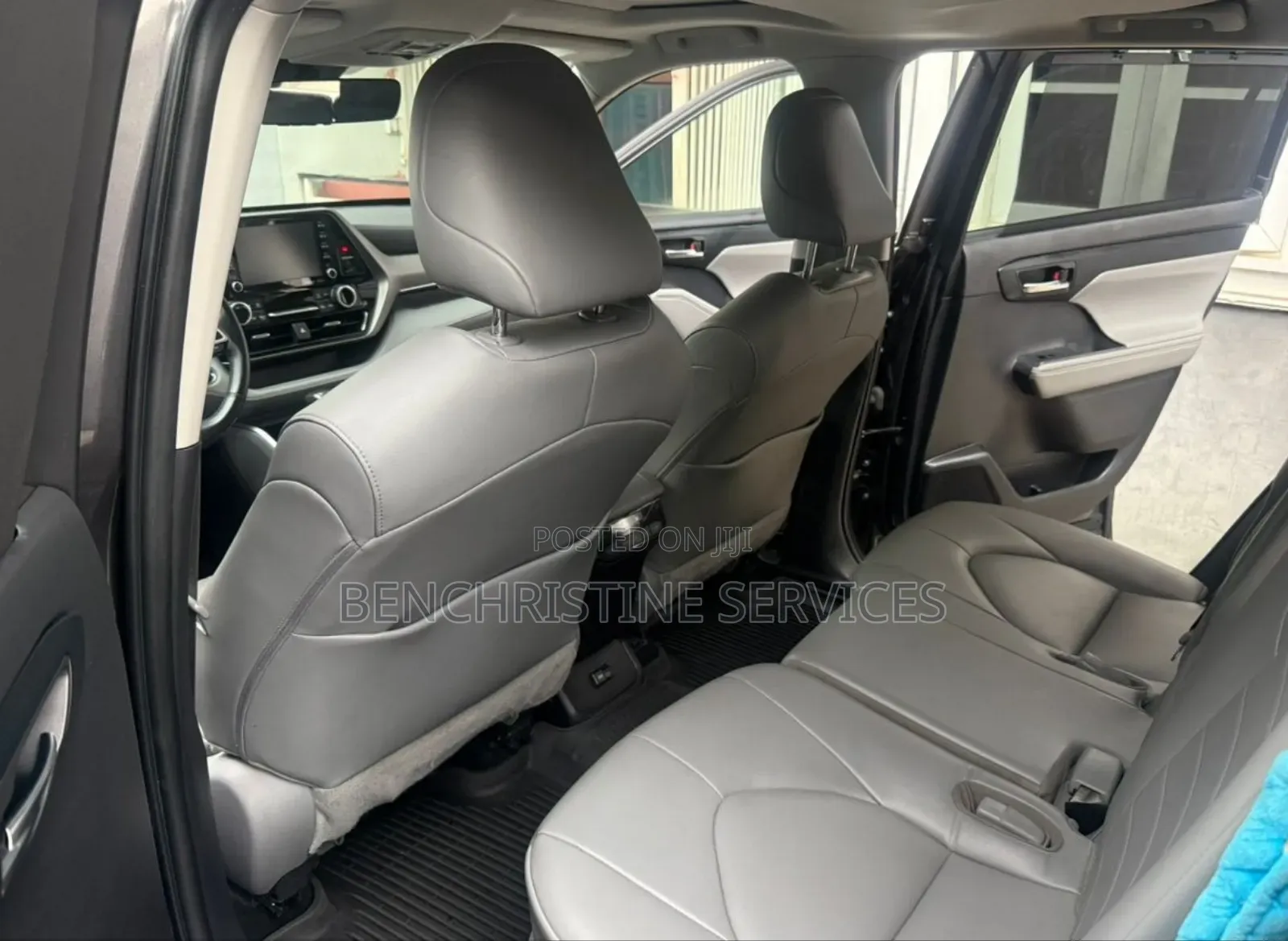 Toyota Highlander XLE 2022 Gray