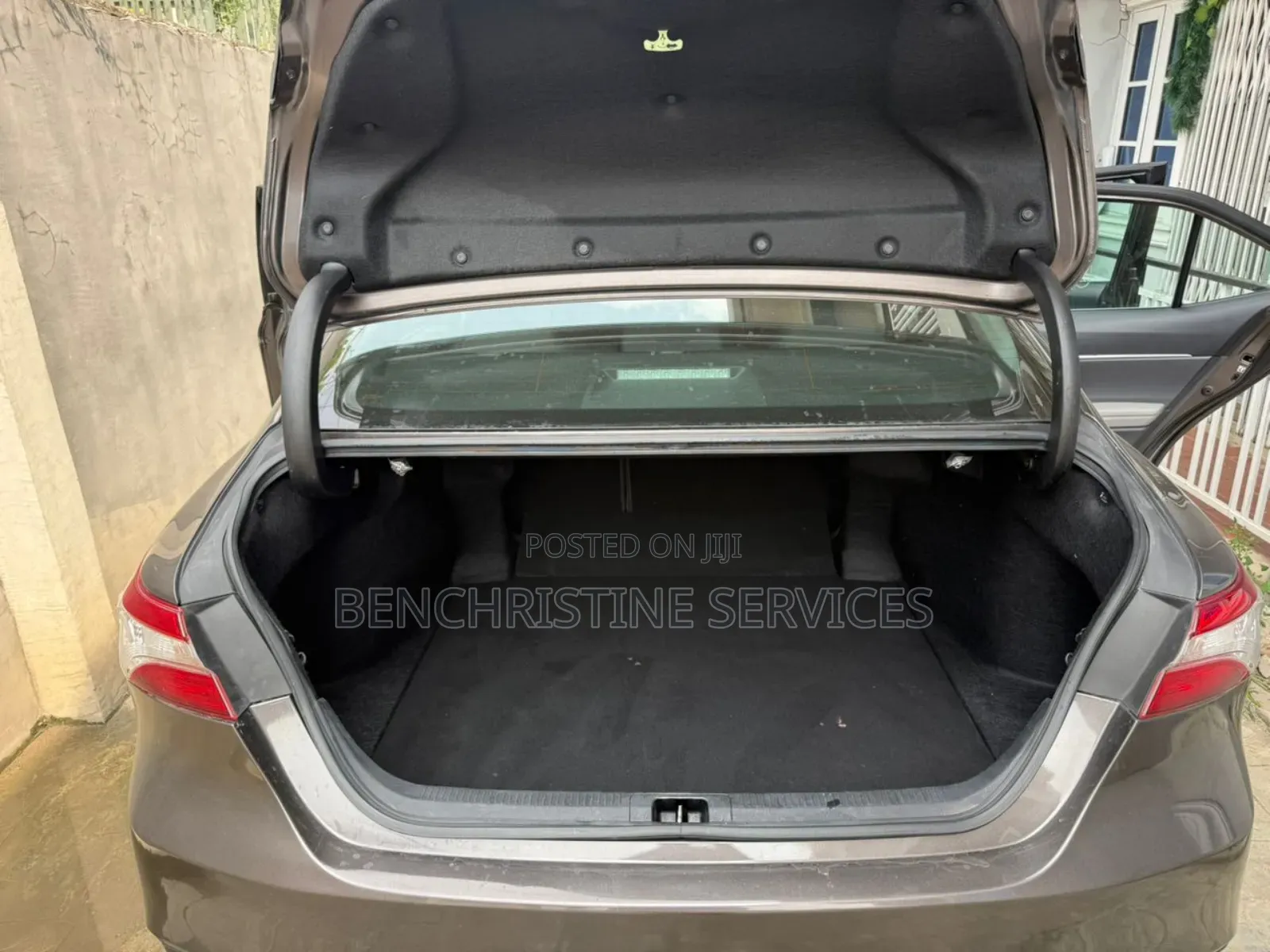 Toyota Camry LE (2.5L 4cyl 8A) 2019 Gray