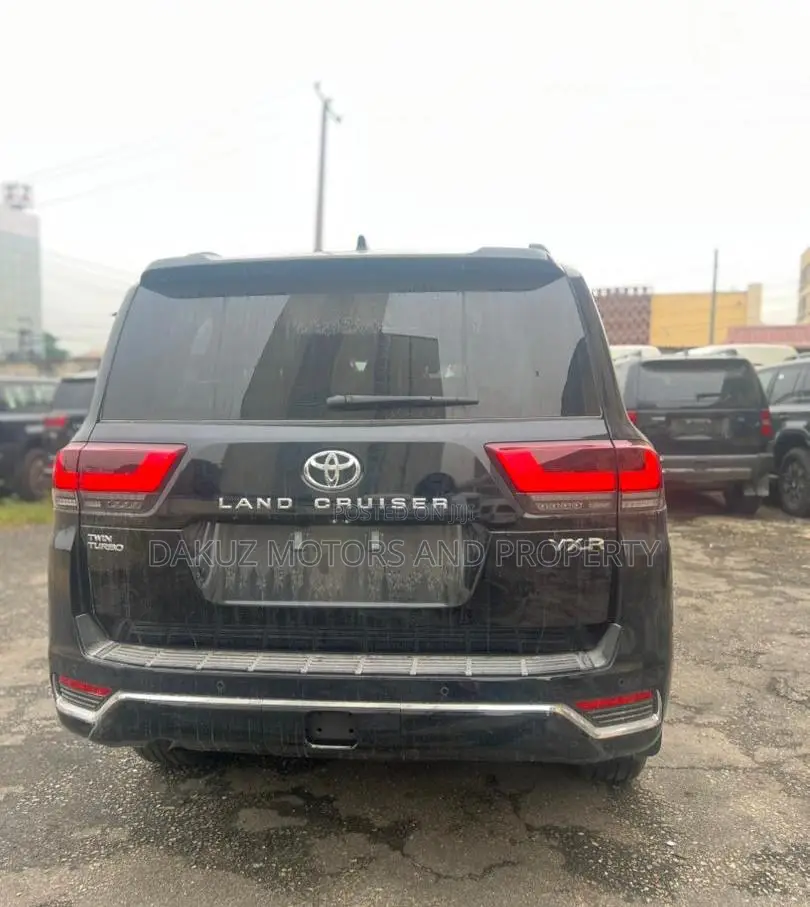New Toyota Land Cruiser Prado 2025 Black