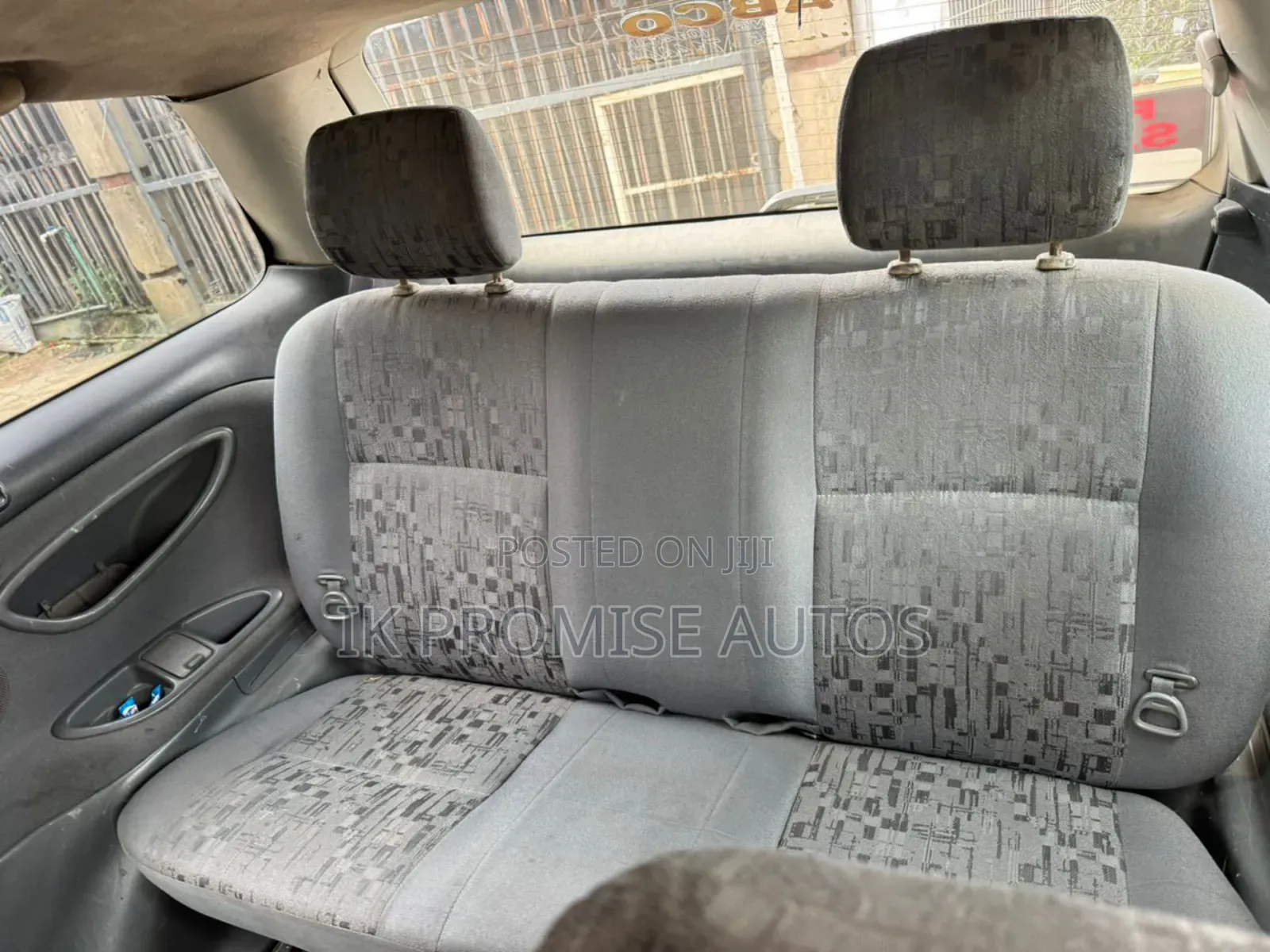 Toyota Previa 2000 Gold