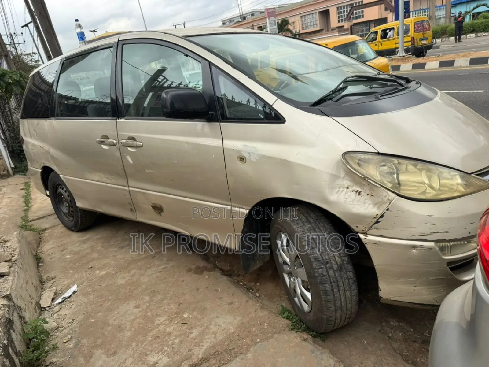 Toyota Previa 2000 Gold