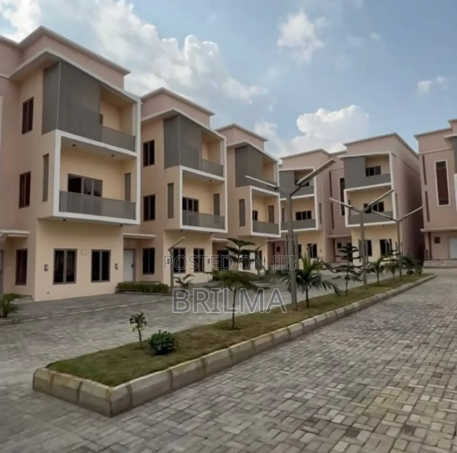 4bdrm Duplex in Dawaki for sale