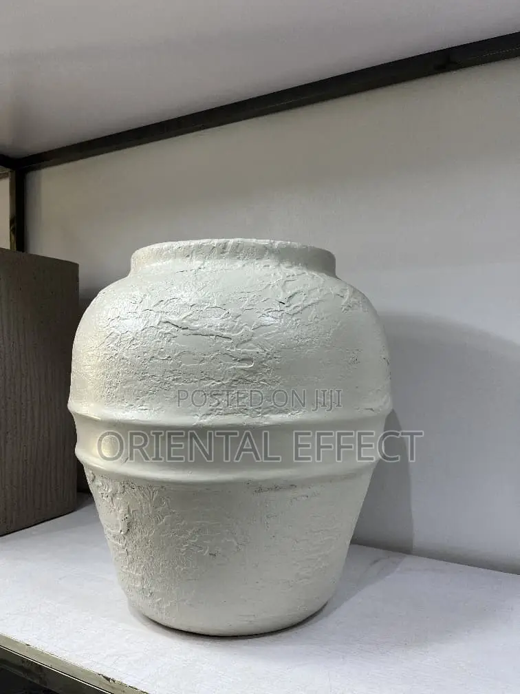 Kumbaya Pot Off-White (47cm) – Modern Decorative Indoor Flower Planter