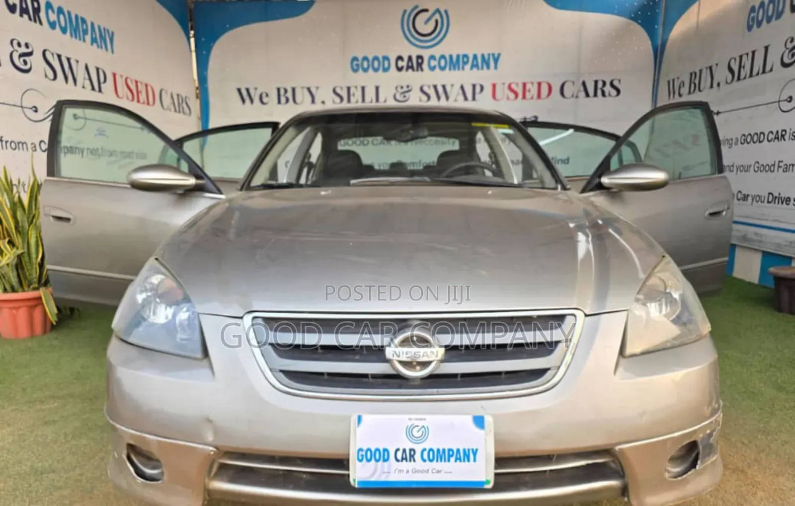Nissan Altima 2002 Gold