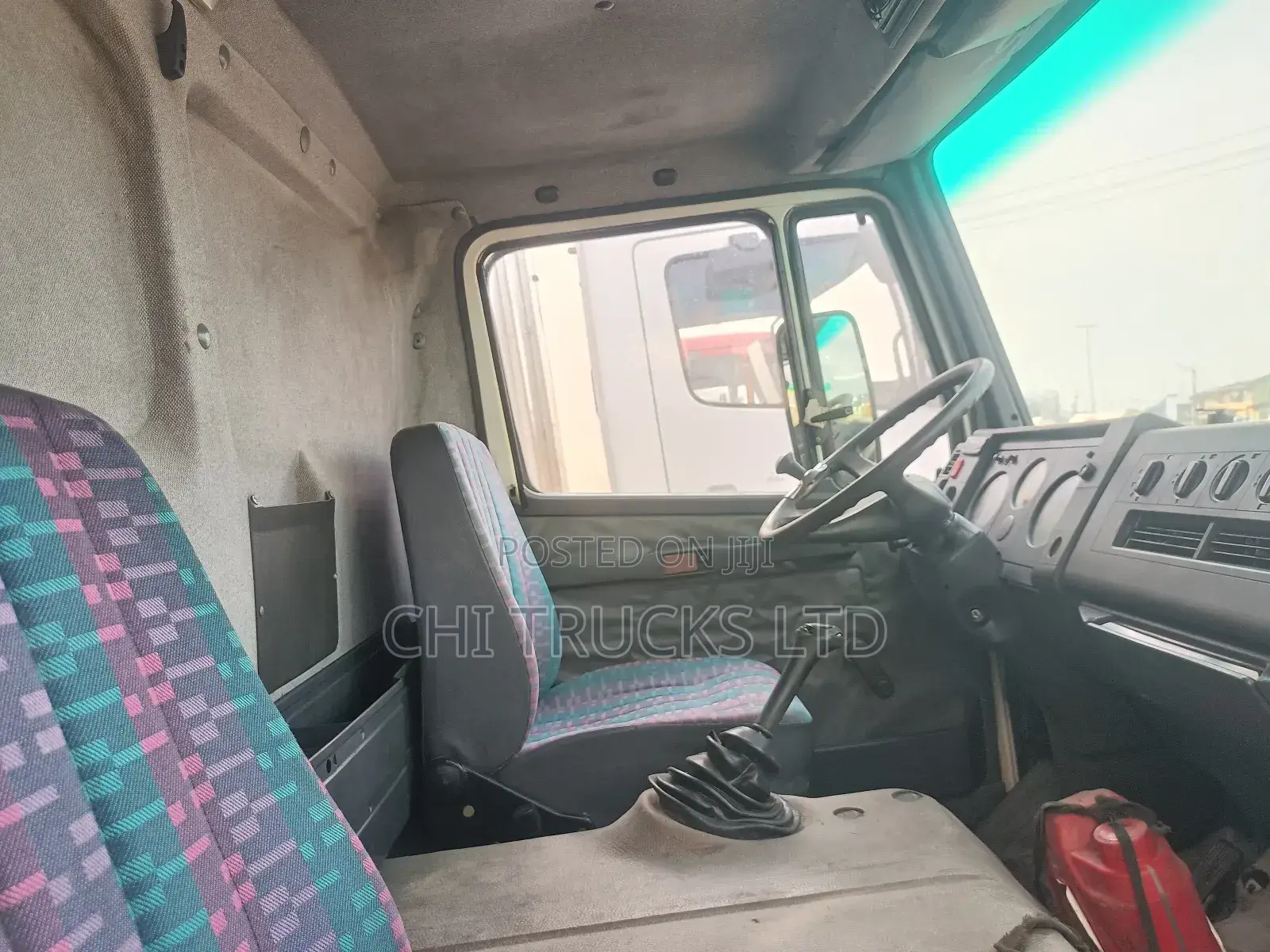Mercedes Benz 814 Container German Truck With Helper Springs 20ft Long