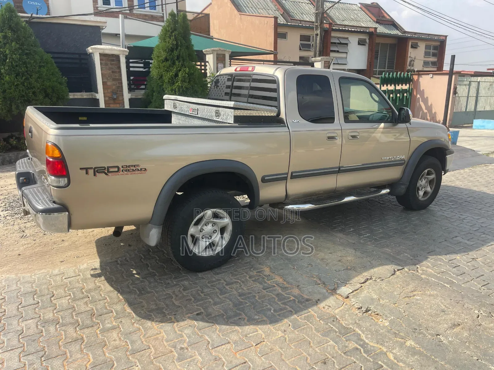 Toyota Tundra Automatic 2002 Gold