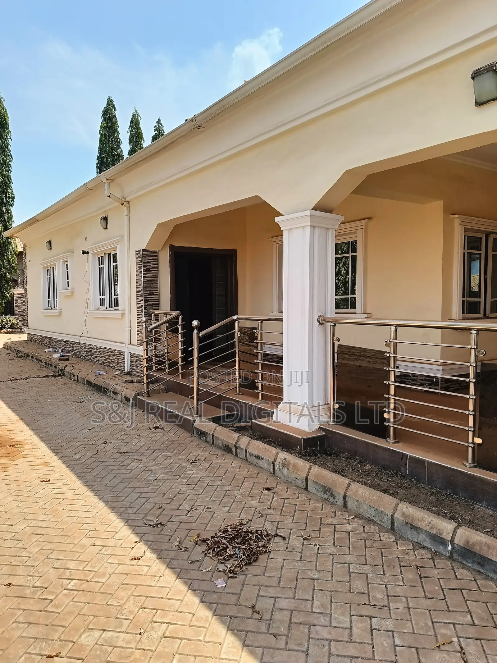 3bdrm Bungalow in FHA for sale