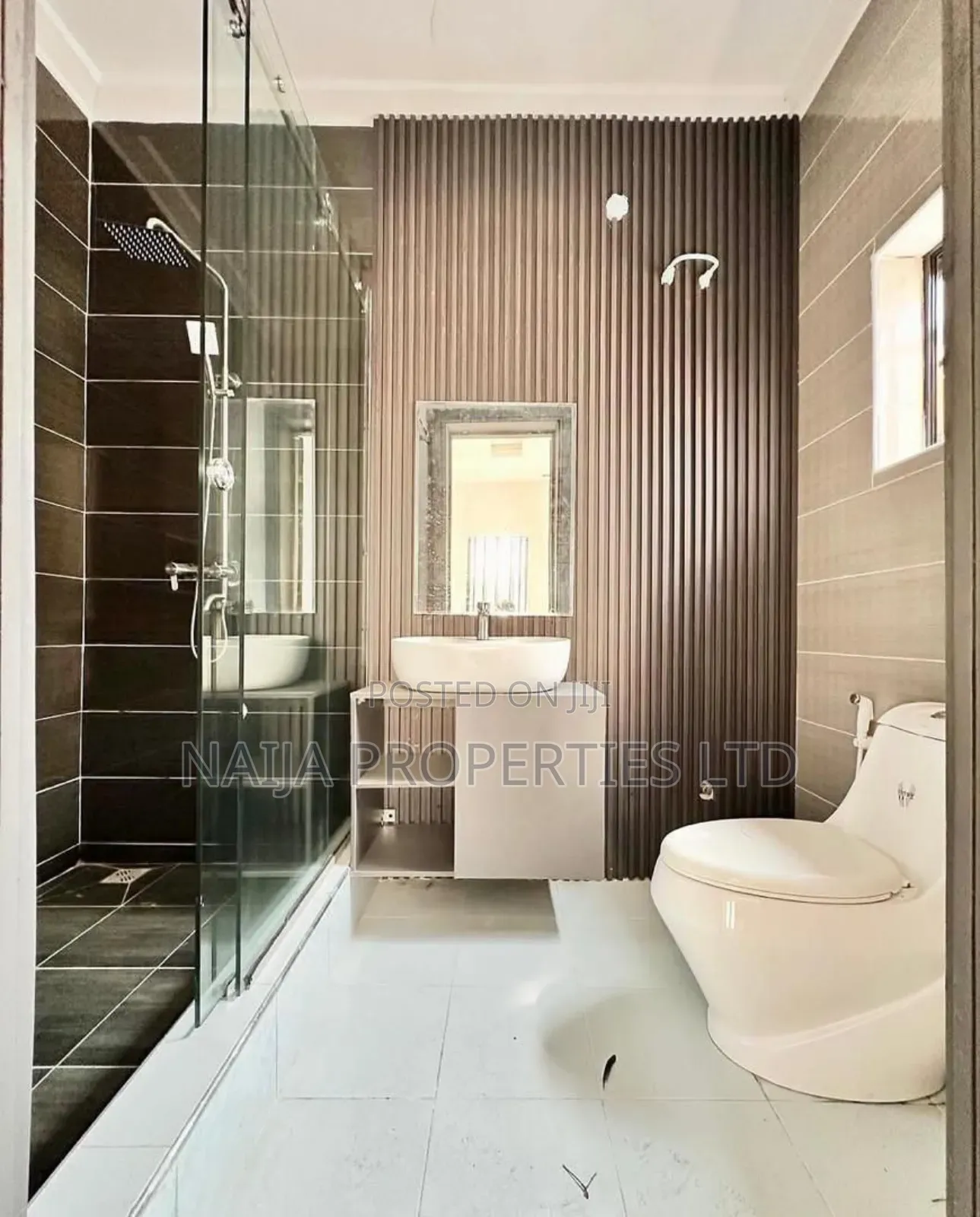 5bdrm Duplex in Lekki Phase 1 for sale