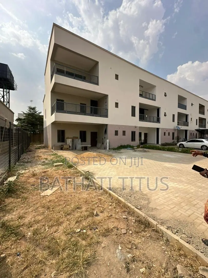 5bdrm Duplex in Kado for sale
