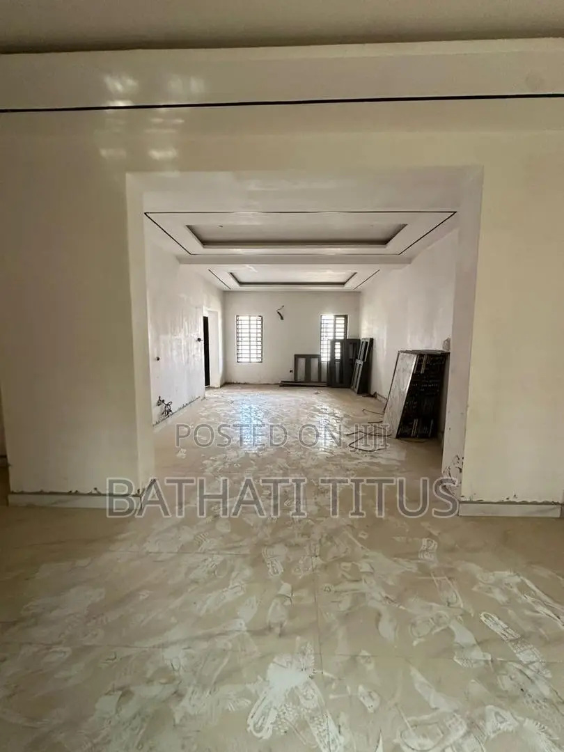 5bdrm Duplex in Kado for sale