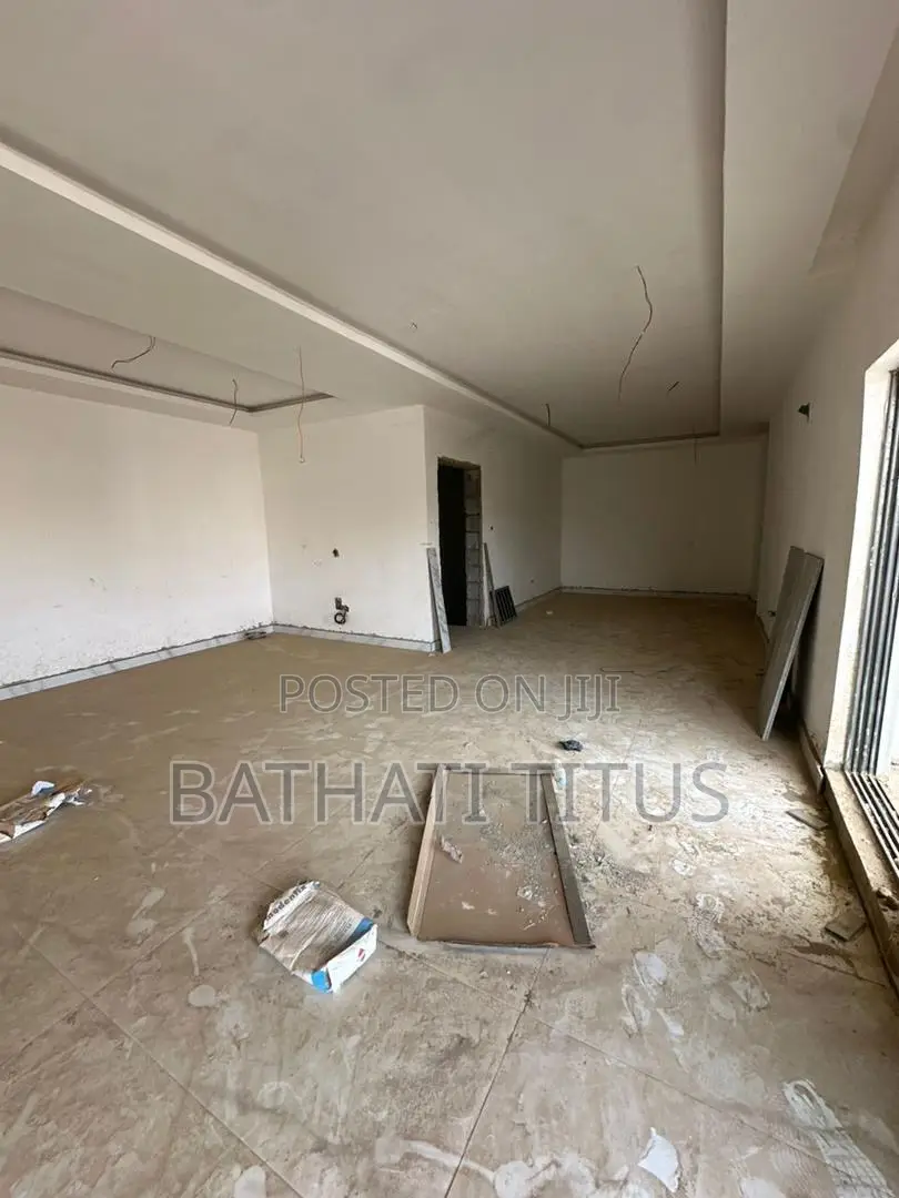 5bdrm Duplex in Kado for sale