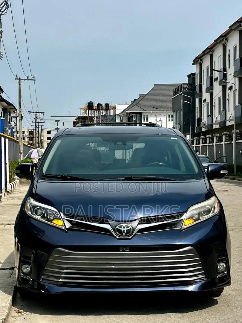 Toyota Sienna Limited Premium FWD 2019 Blue