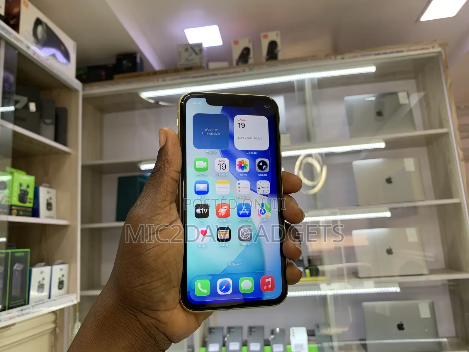 Apple iPhone 11 64 GB Yellow