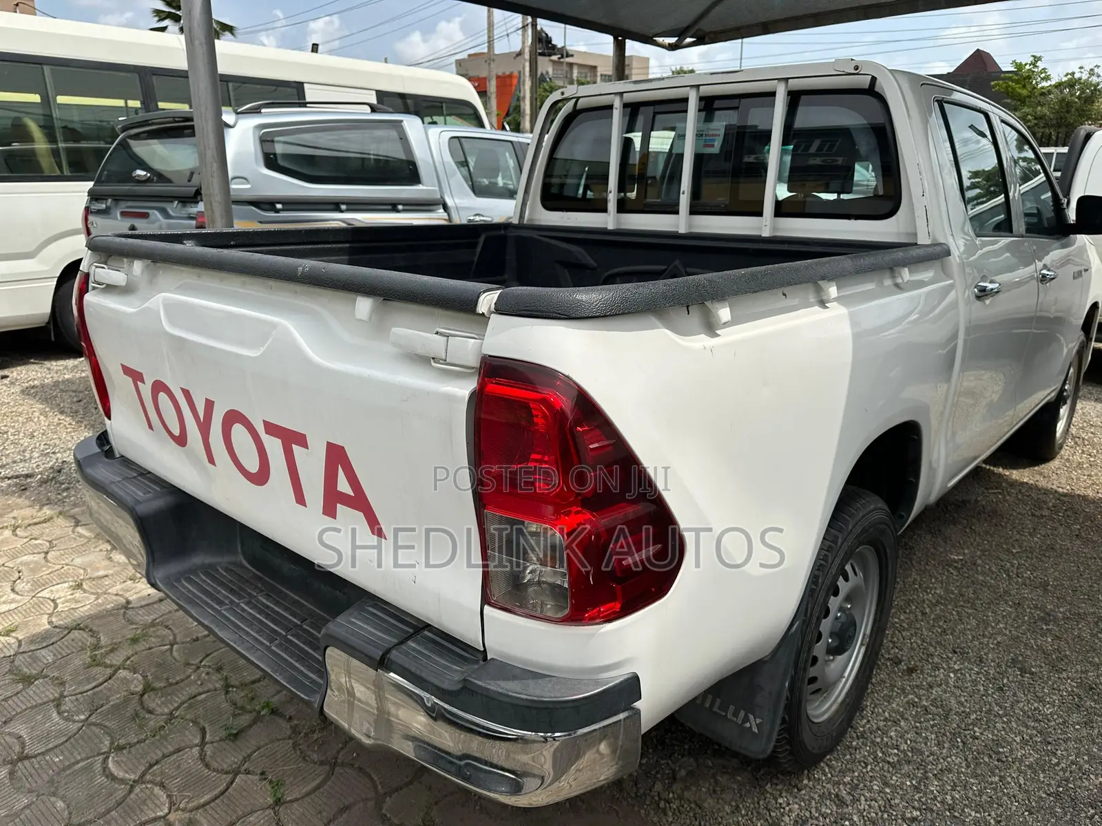 Toyota Hilux 2018 White