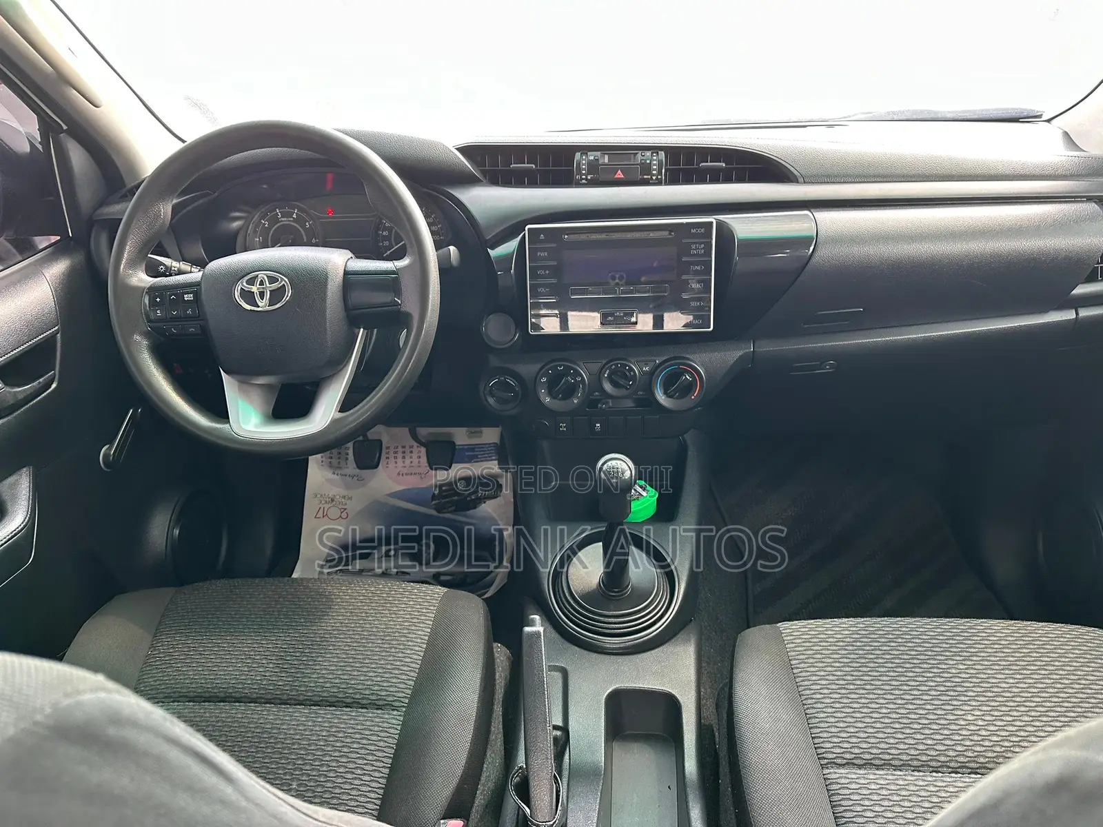 Toyota Hilux 2018 White