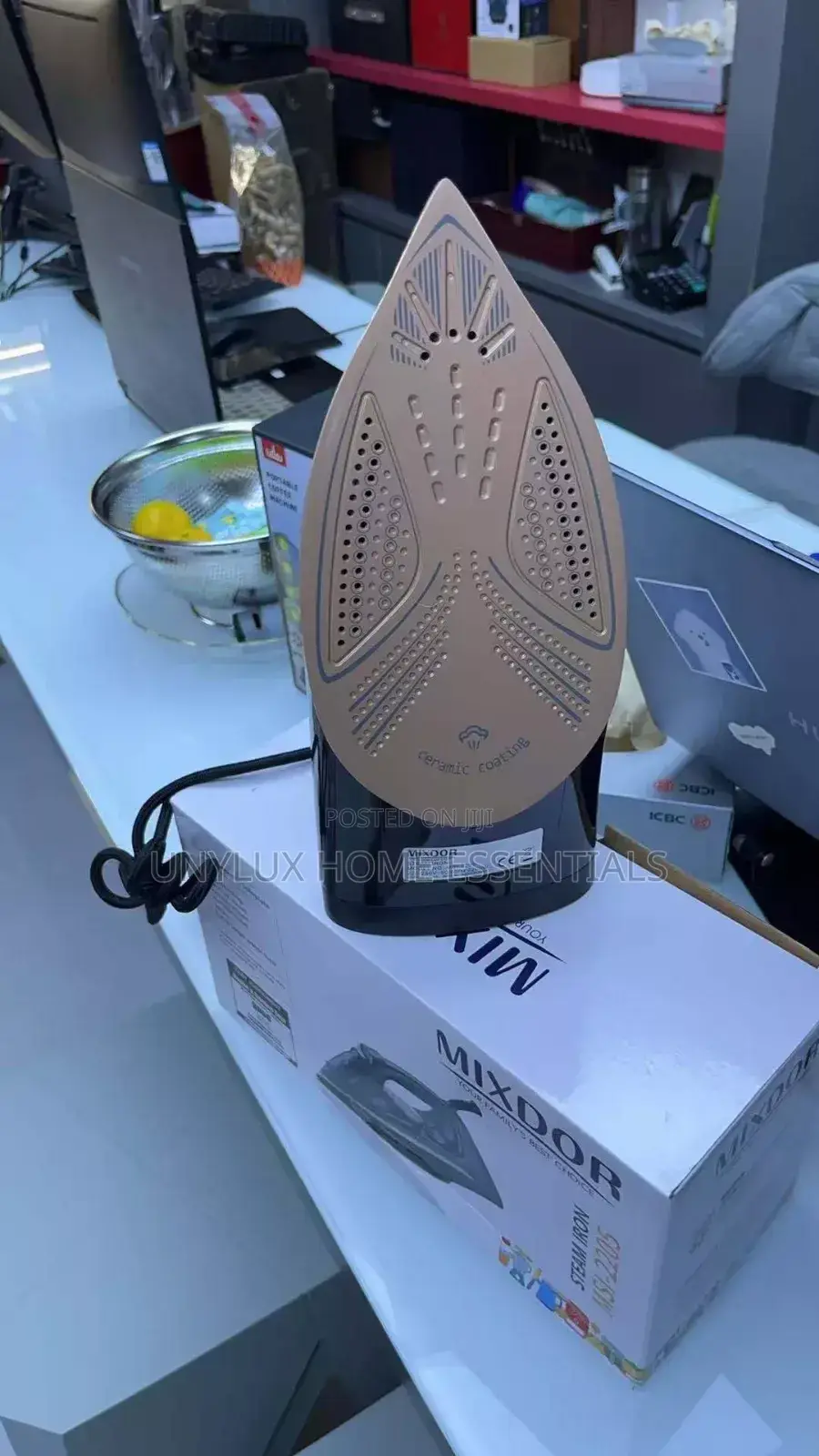 Portable Electric Iron Ceramic Plate Steam Iron
