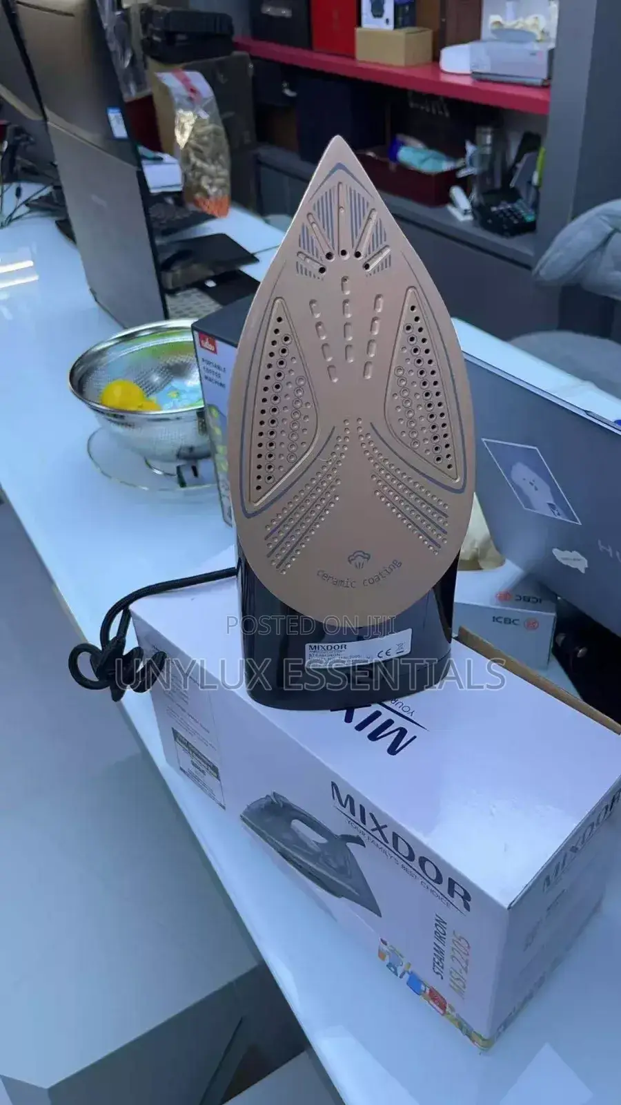 Portable Electric Iron Ceramic Plate Steam Iron