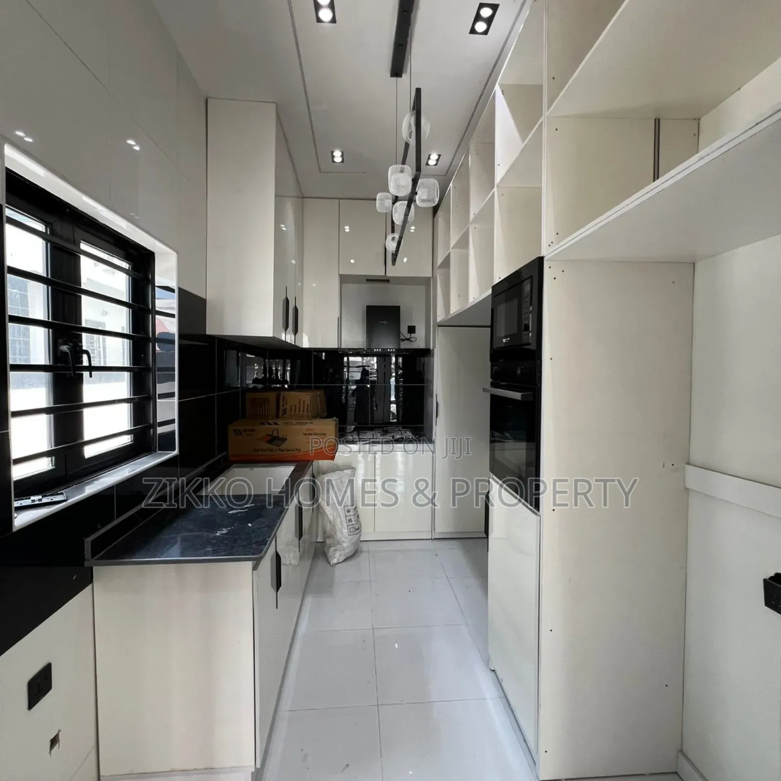 4bdrm Duplex in Orchid Road, Lekki for sale