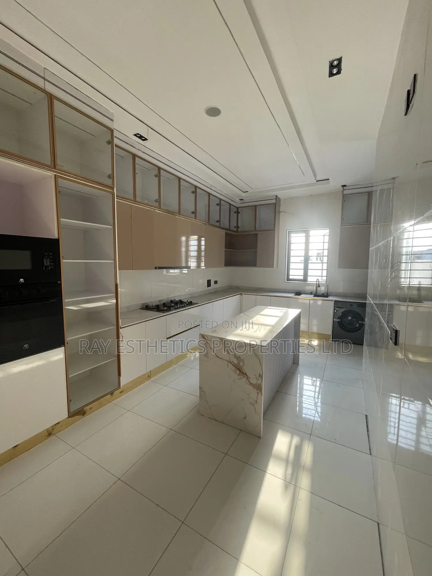 5bdrm Duplex in Harris Drive, Lagos State for sale