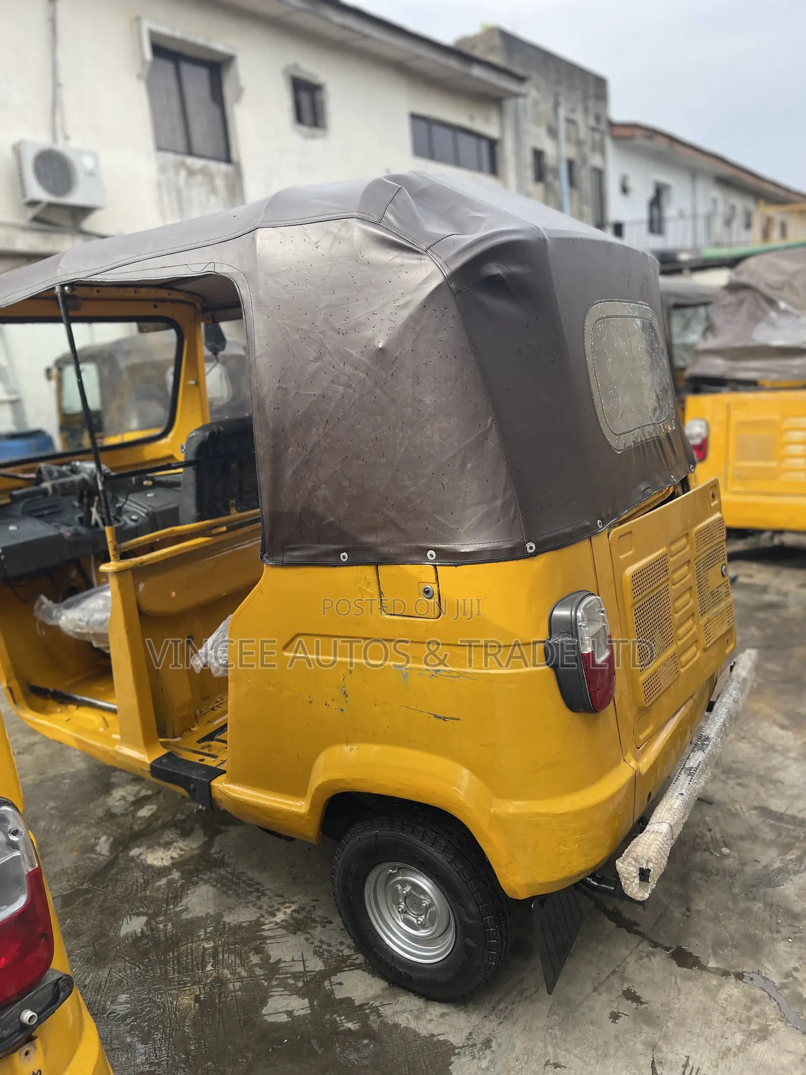 TVS King Cargo 2024 Yellow