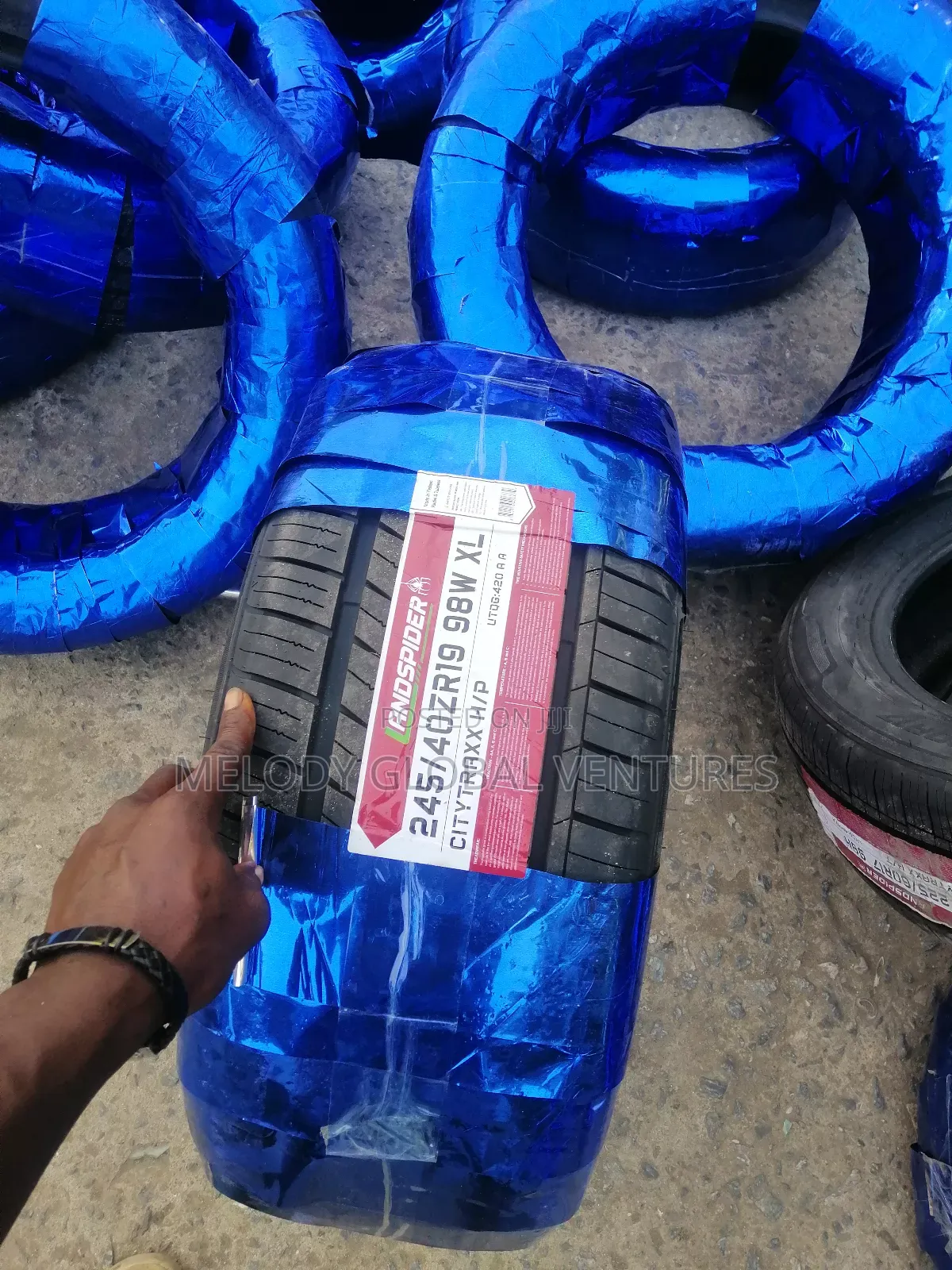 245/40r19 Landspider Tyre Made in Thailand