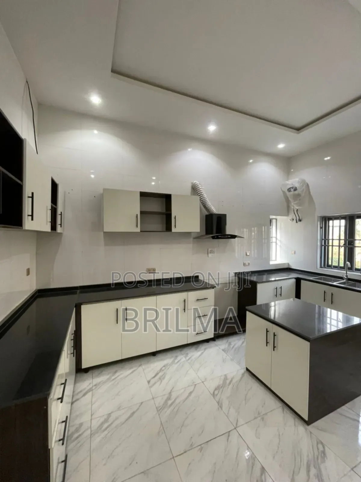 4 Bdrm Fully Detached Duplex In Guzape For Sale!
