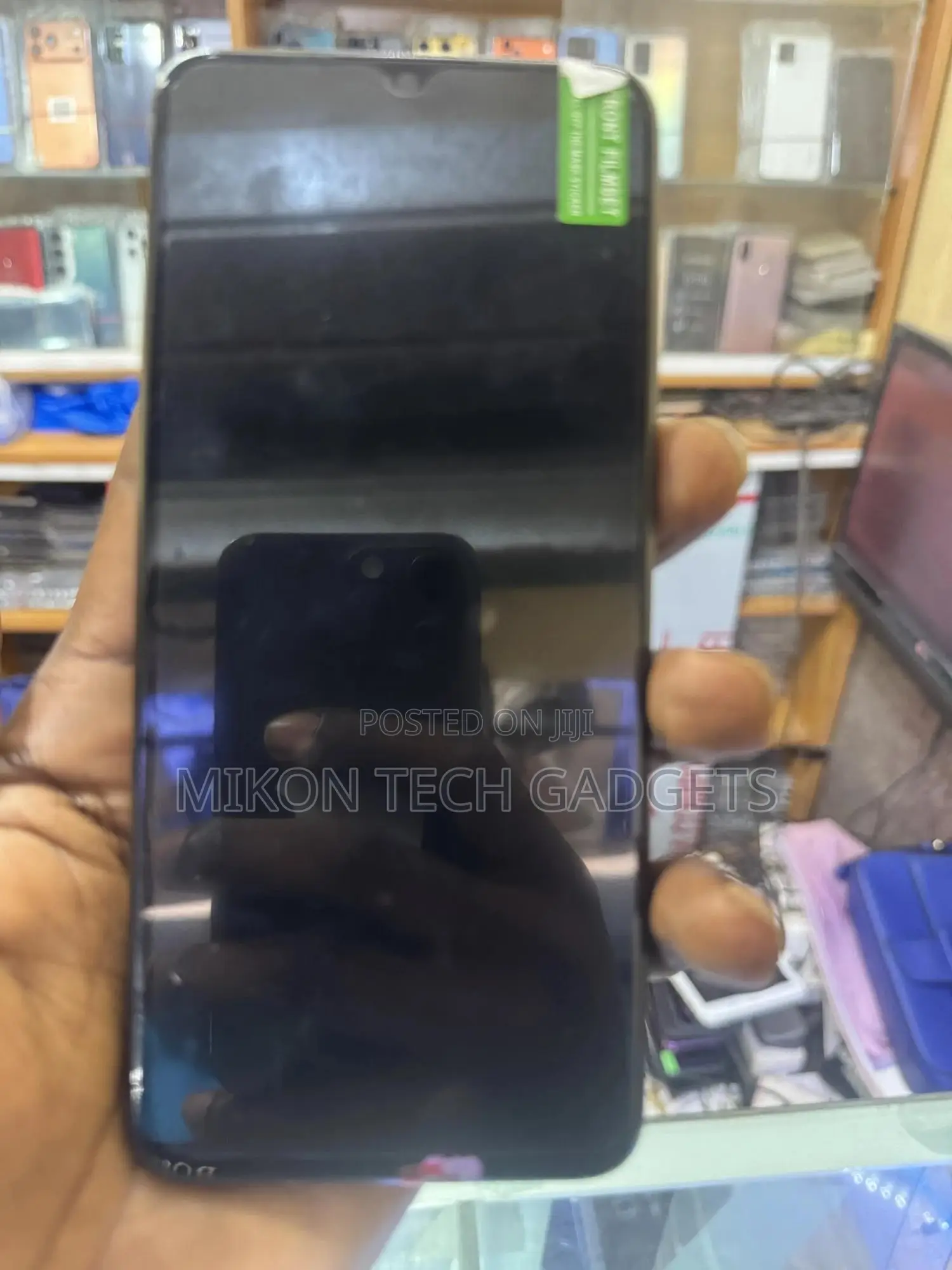 Realme V30 128 GB Black