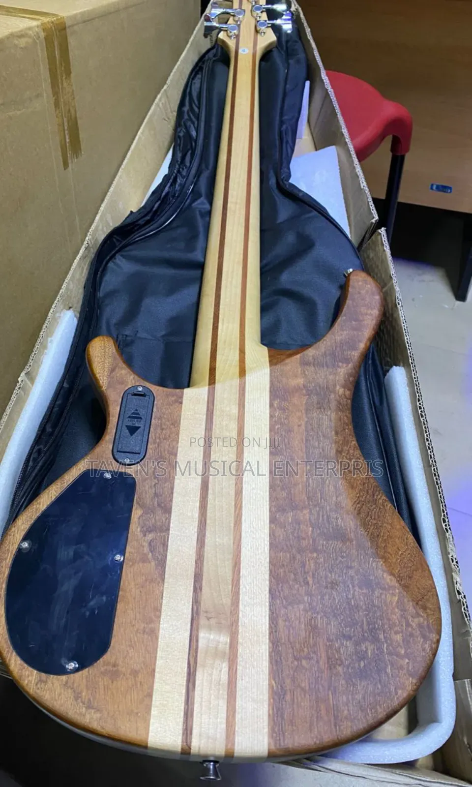 Luxars Five Strings S-B60 Active Bass