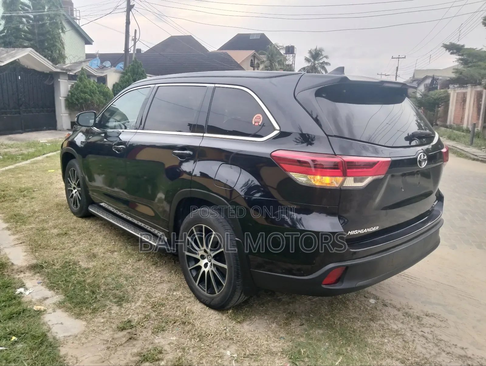 Toyota Highlander SE 4x2 V6 (3.5L 6cyl 8A) 2018 Black